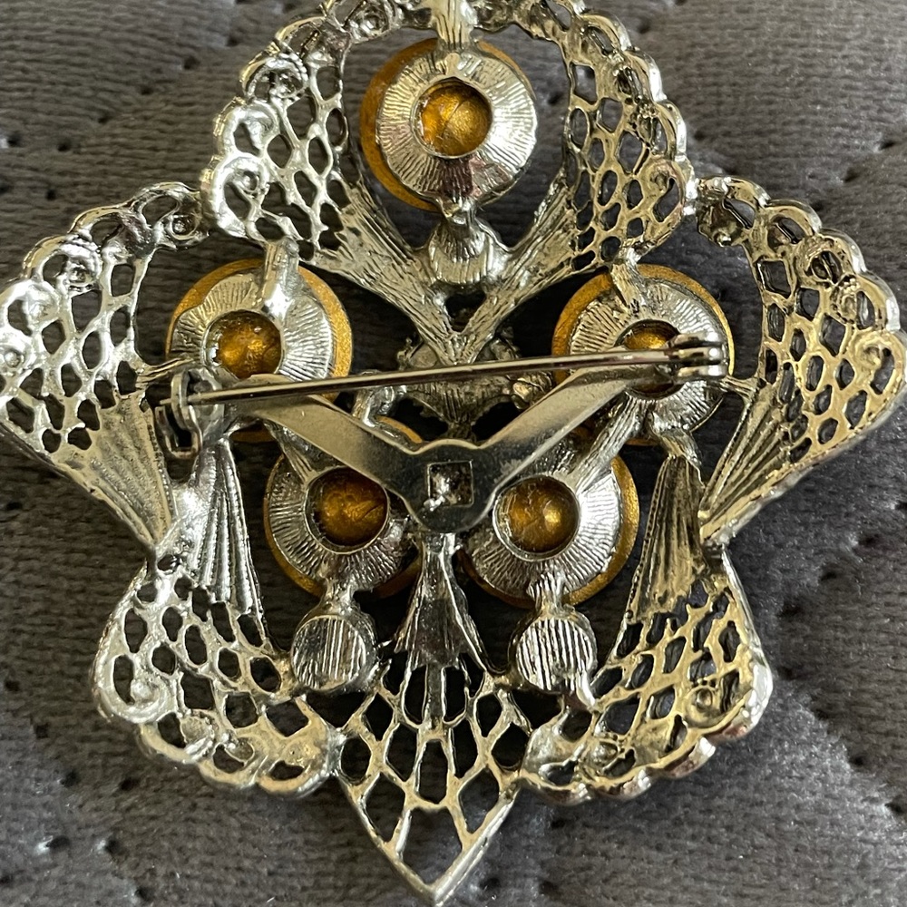 Brooch - Picture 3 of 3